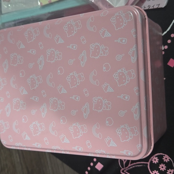 Hello Kitty Bundle - Picture 3 of 5